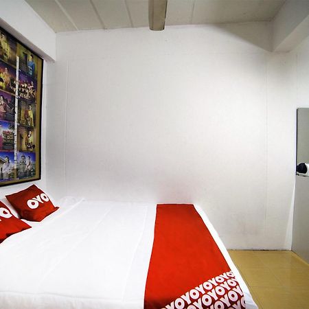 Oyo 560 Chang Hostel Suvarnabhumi Банкок Екстериор снимка