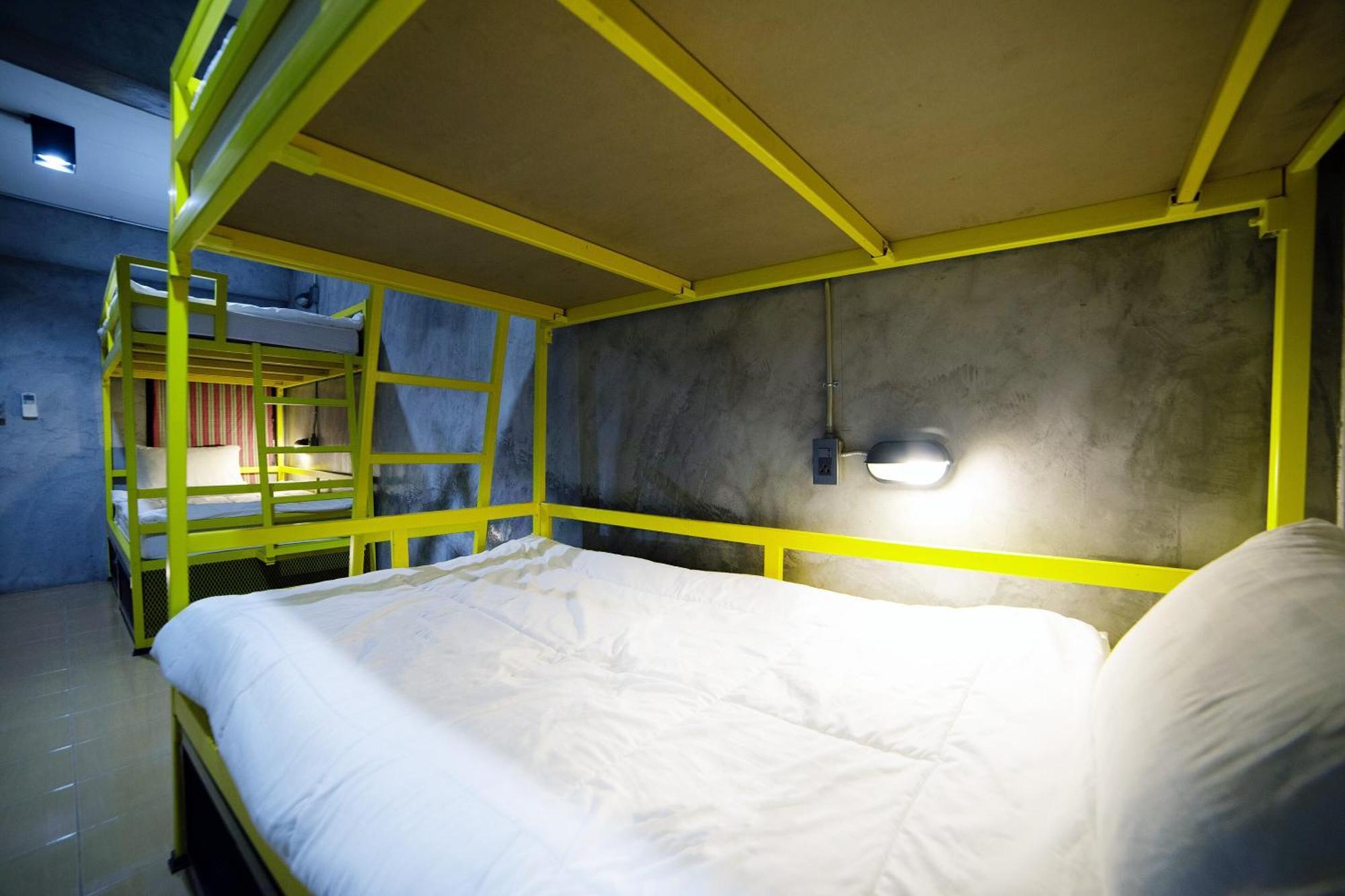 Oyo 560 Chang Hostel Suvarnabhumi Банкок Екстериор снимка