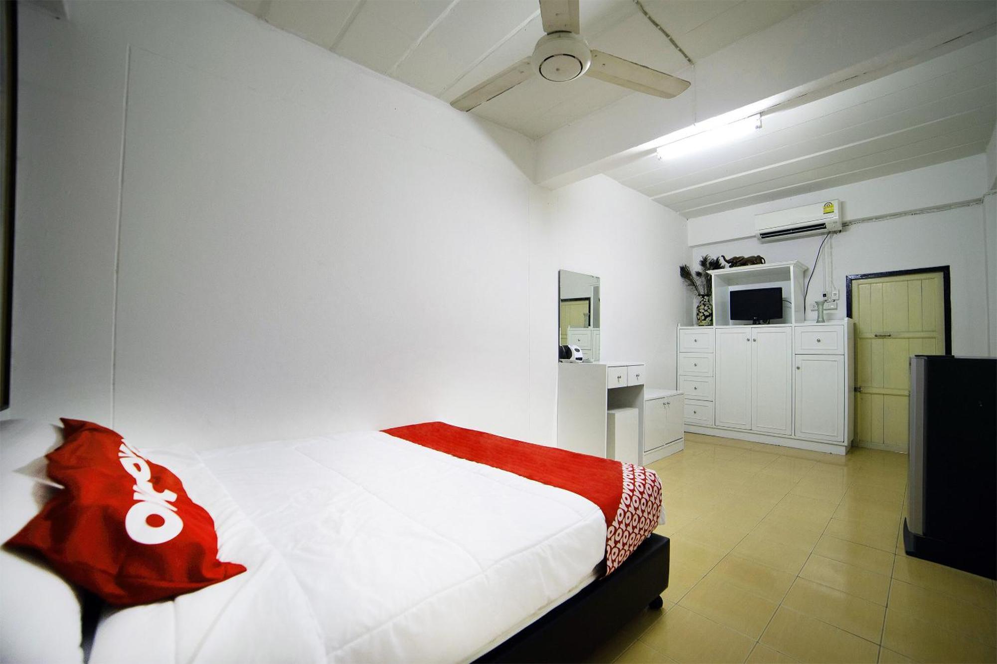 Oyo 560 Chang Hostel Suvarnabhumi Банкок Екстериор снимка