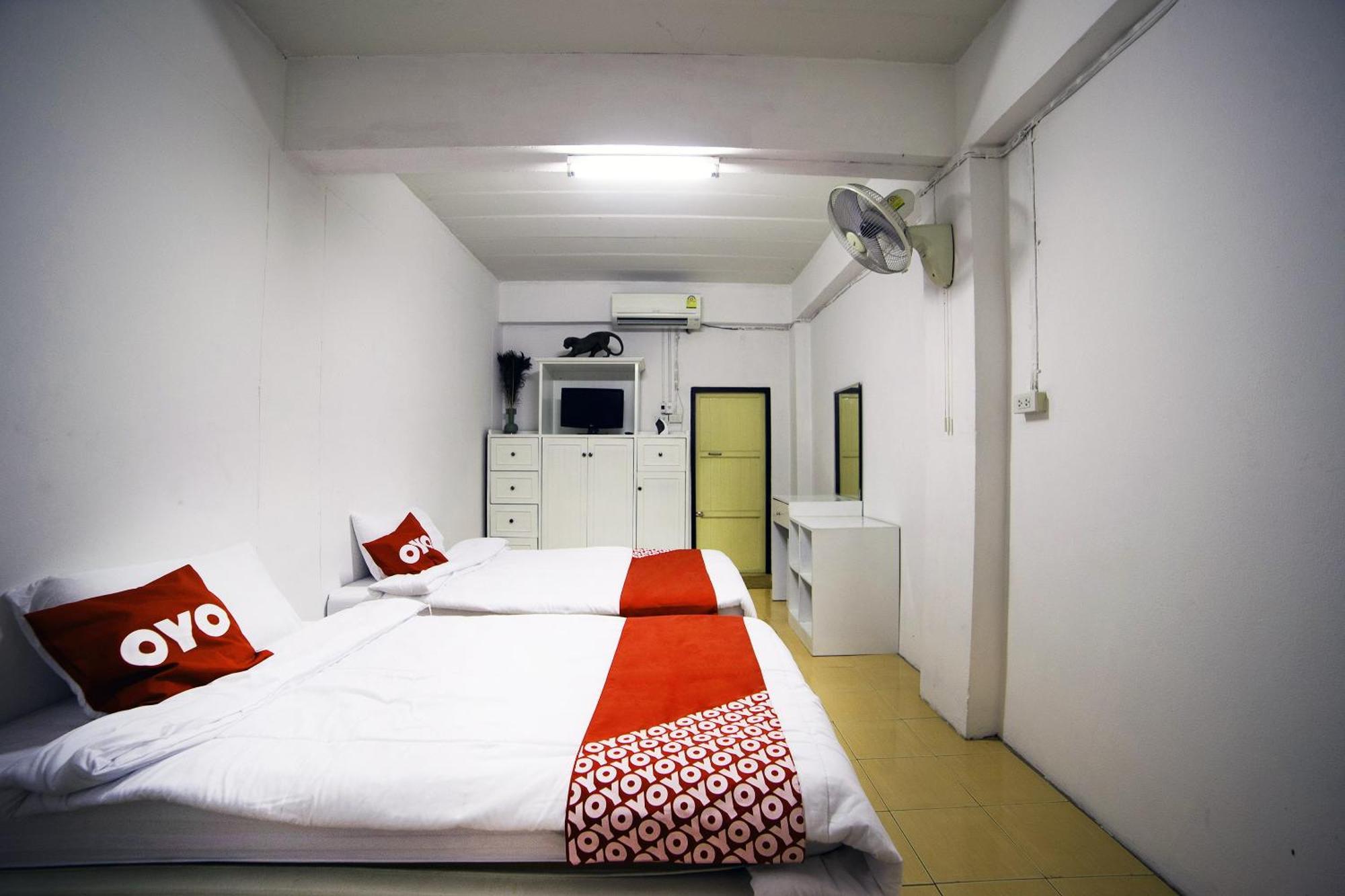 Oyo 560 Chang Hostel Suvarnabhumi Банкок Екстериор снимка