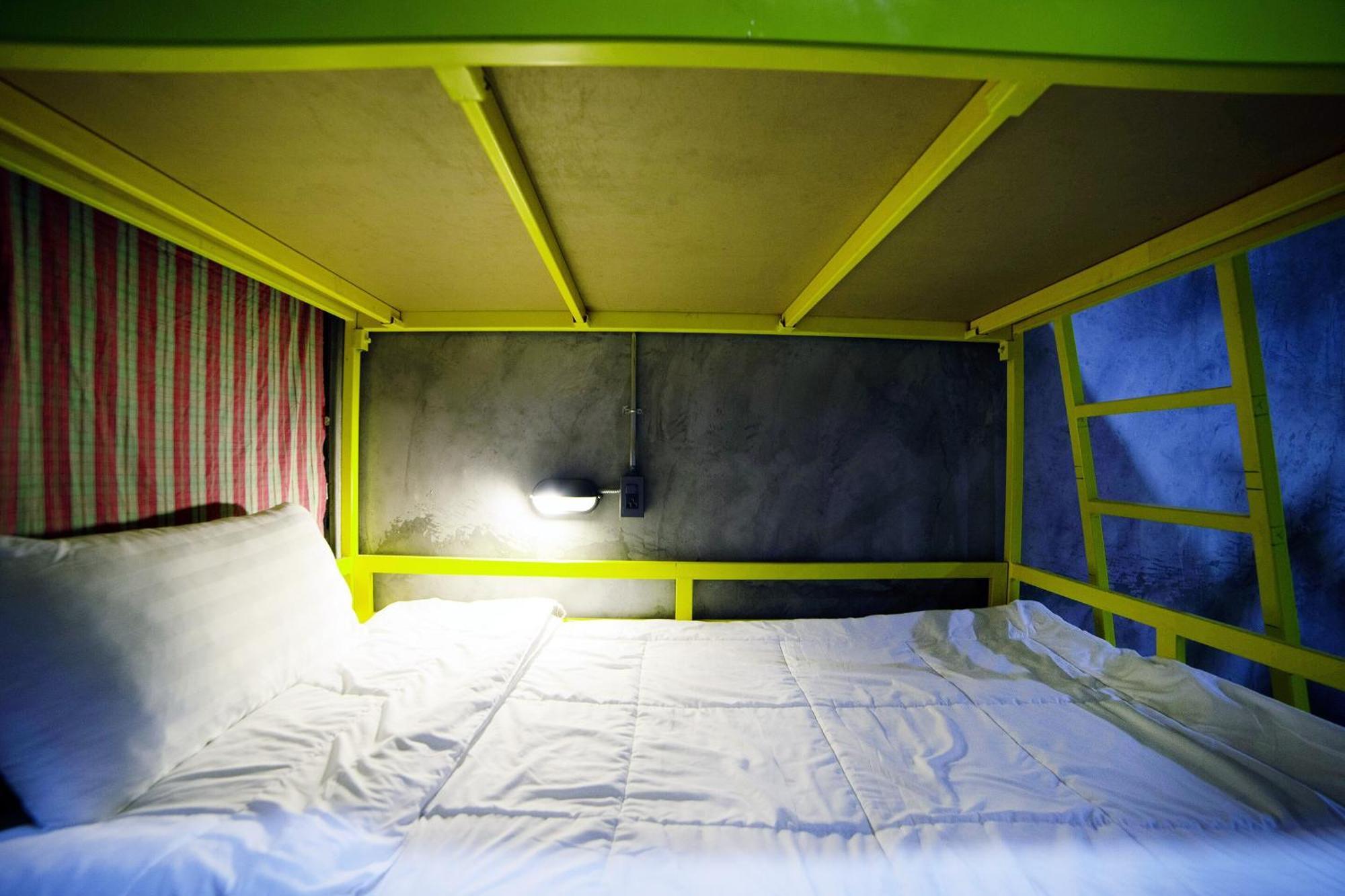 Oyo 560 Chang Hostel Suvarnabhumi Банкок Екстериор снимка
