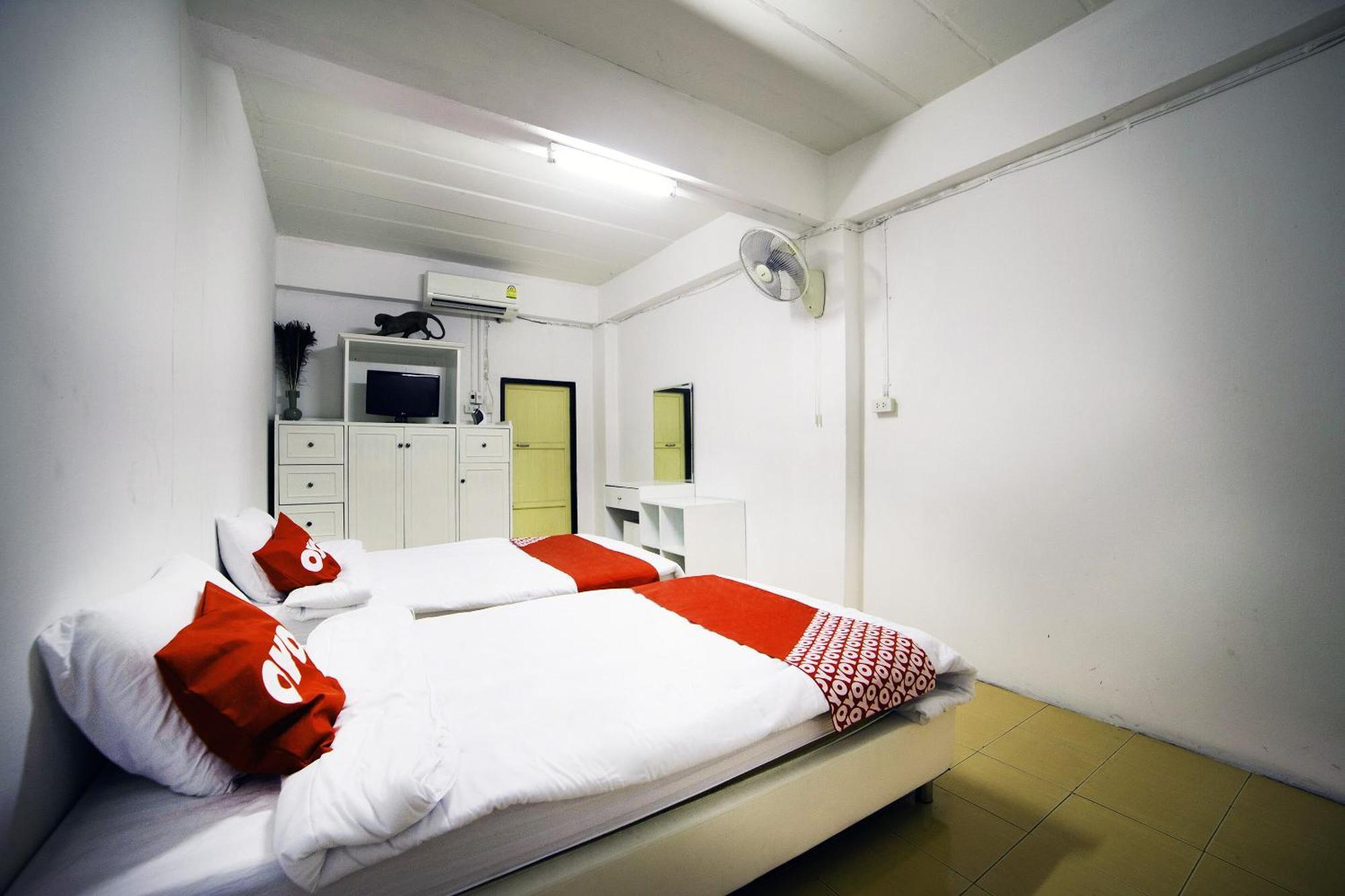 Oyo 560 Chang Hostel Suvarnabhumi Банкок Екстериор снимка