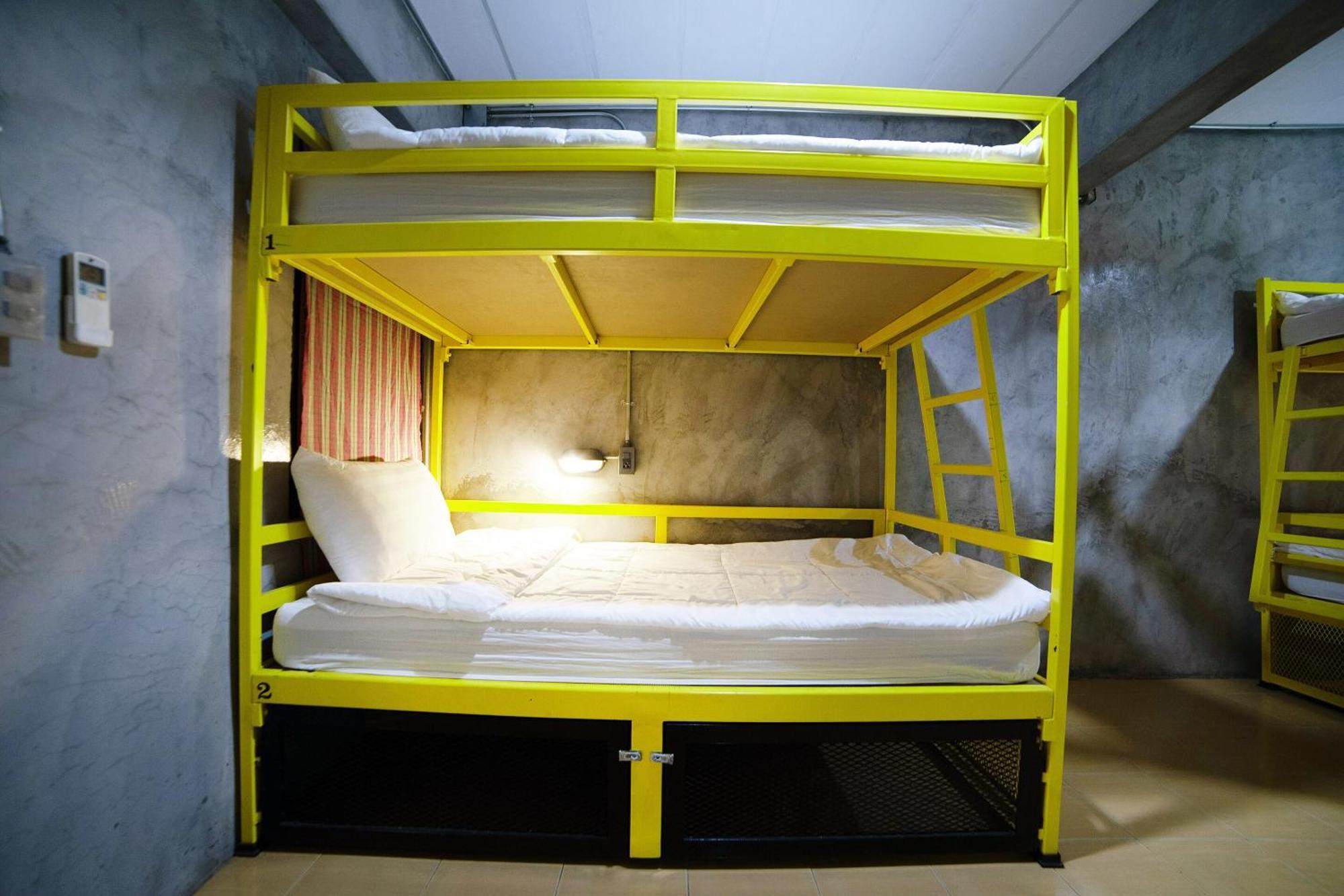Oyo 560 Chang Hostel Suvarnabhumi Банкок Екстериор снимка