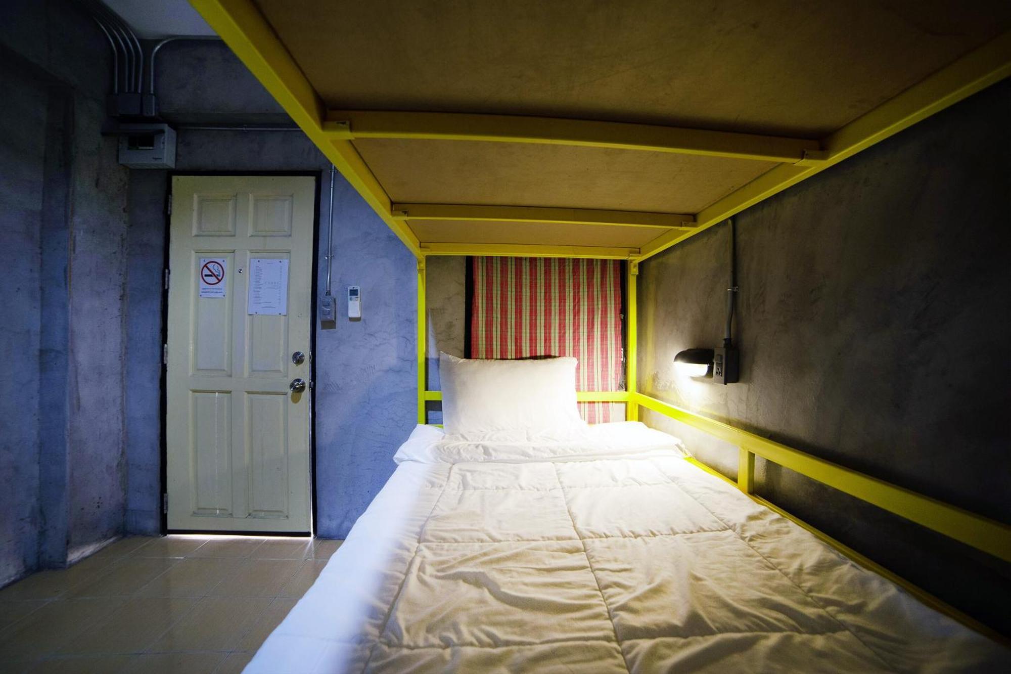 Oyo 560 Chang Hostel Suvarnabhumi Банкок Екстериор снимка