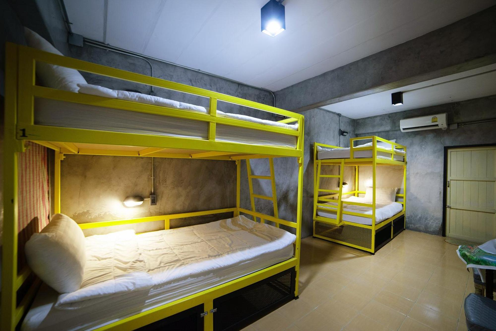 Oyo 560 Chang Hostel Suvarnabhumi Банкок Екстериор снимка