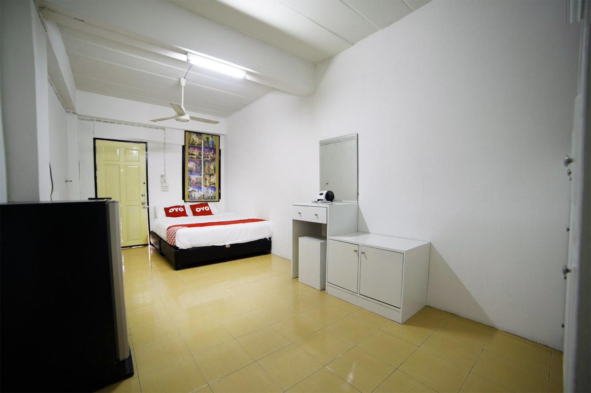 Oyo 560 Chang Hostel Suvarnabhumi Банкок Екстериор снимка