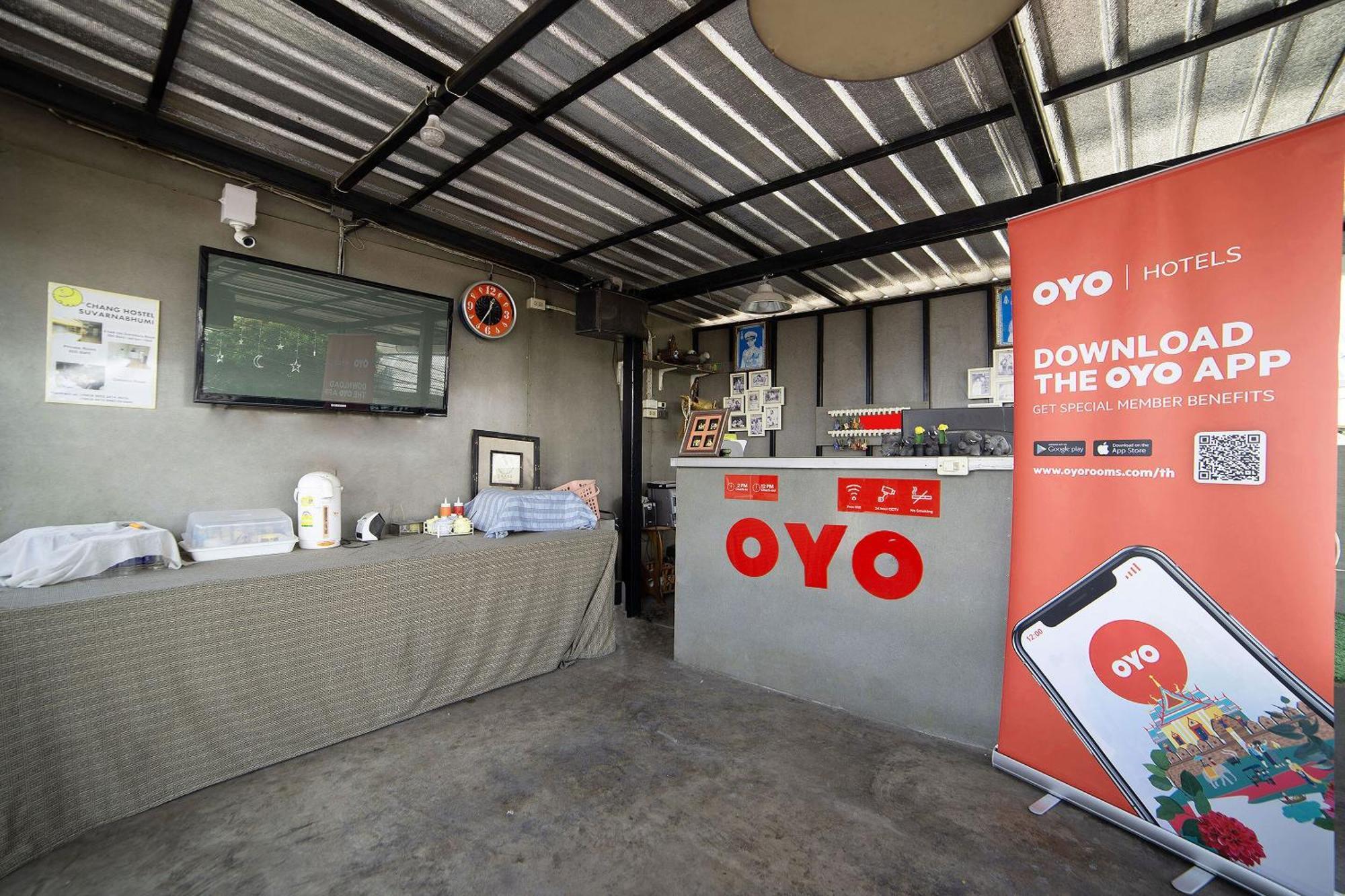 Oyo 560 Chang Hostel Suvarnabhumi Банкок Екстериор снимка